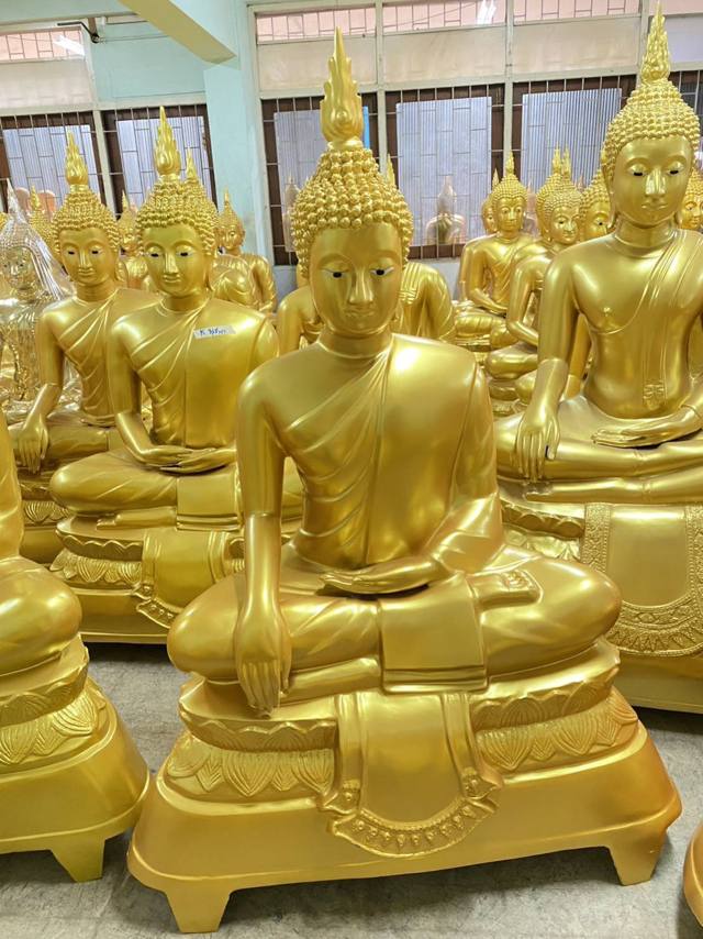 พระพุทธรูปปางมารวิชัยสีทอง โรงหล่อพุทธบารมี